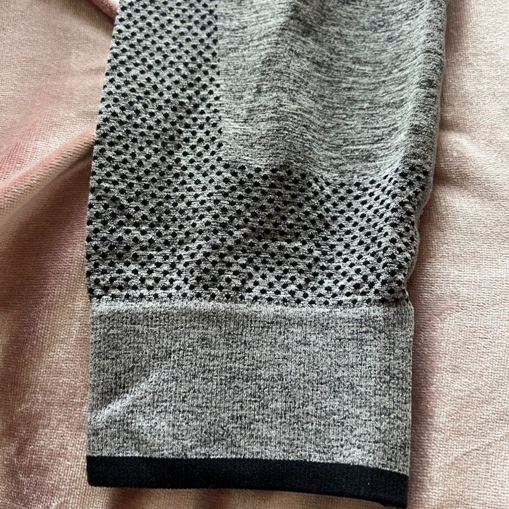 Fashion Nova Seamless Active Set - Picture 9 of 11